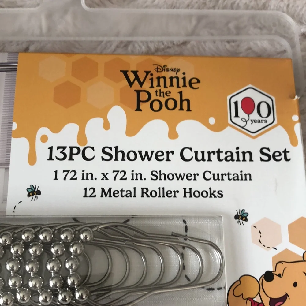Disney Winnie the Pooh and Friends Shower Curtain Set